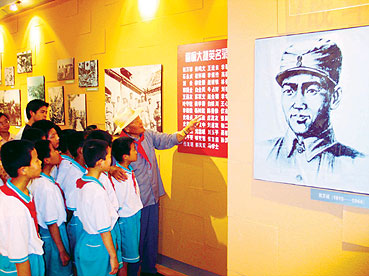 贛榆縣抗日山成為中小學(xué)生愛國主義教育首選場所(圖)